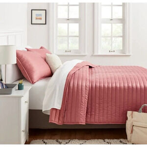 NEW Satin Quilt - Room Essentials TWIN/XL TWIN